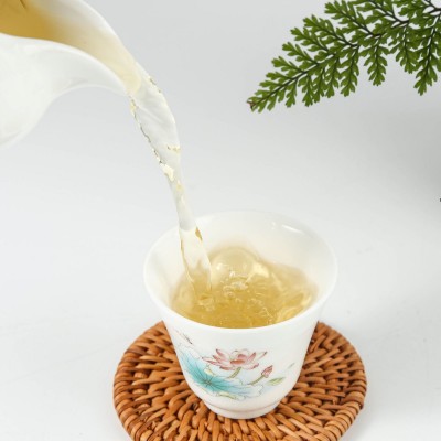 福鼎高山日晒白茶花香白牡丹茶饼紧压茶300g茶饼批发厂家直供图4