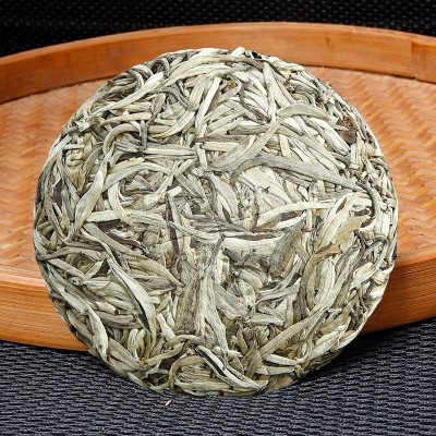 2018年白毫银针茶饼福建白茶收藏批发小饼100克高山茶叶图2