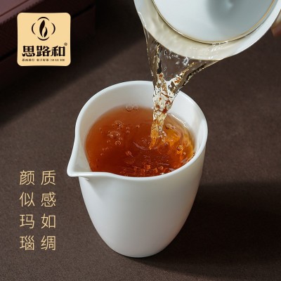 福鼎白茶2015年一级寿眉茶饼300g陈年枣香紧压老白茶叶礼盒装批发图3