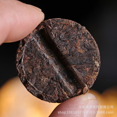 批发 云南普洱茶饼 迷你小沱茶 勐海 醇香熟茶 糯米香原味小金饼图2