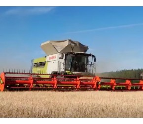 德国大型联合收割机，搭载了13.8米割台，1小时收割小麦180亩联合收割机农业机械快手农机