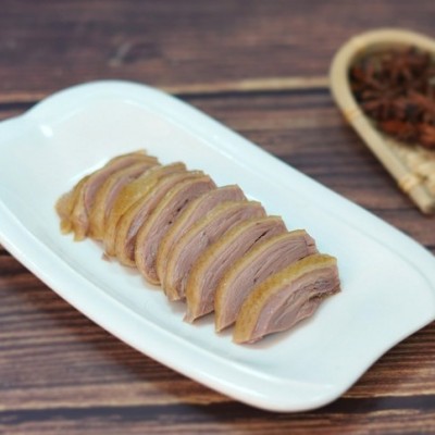 南京戚顺兴老卤盐水鸭切半谷泗土鸭肉质鲜嫩咸香酒店招牌熟食咸味图2